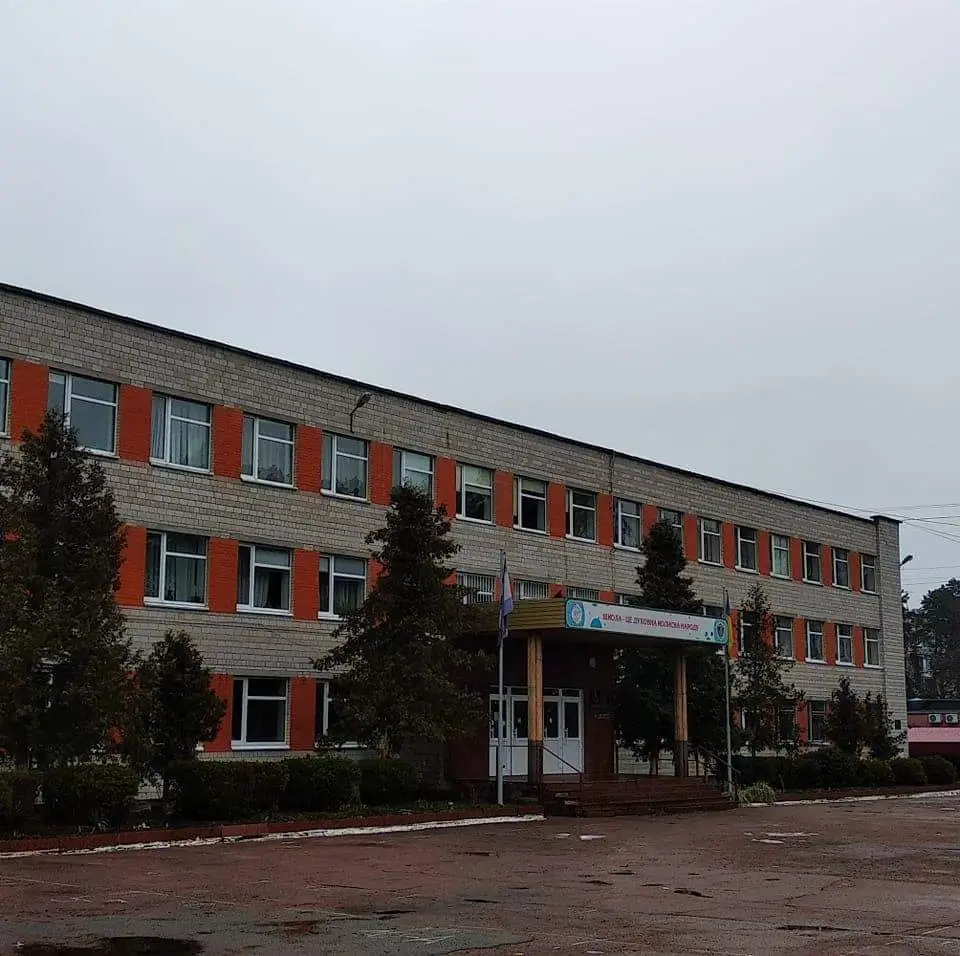 Площу Коцюбинського ліцею №1 викладатимуть бруківкою у стилі вишиванки