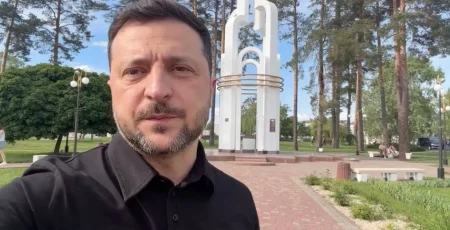 Зеленський у Славутичі зустрівся з керівниками громад Київської та Чернігівської областей