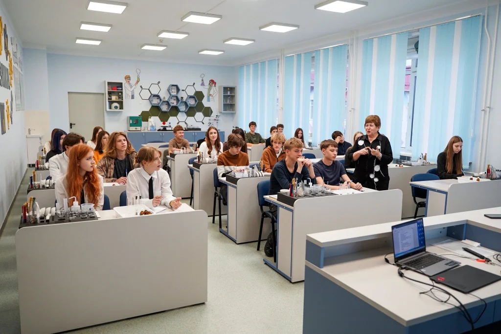На Київщині завершують навчання понад 58 тисяч випускників