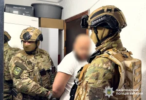 Киянин легалізовував громадян країн Центральної Азії під виглядом волонтерів благодійного фонду (фото, відео)