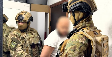 Киянин легалізовував громадян країн Центральної Азії під виглядом волонтерів благодійного фонду (фото, відео)