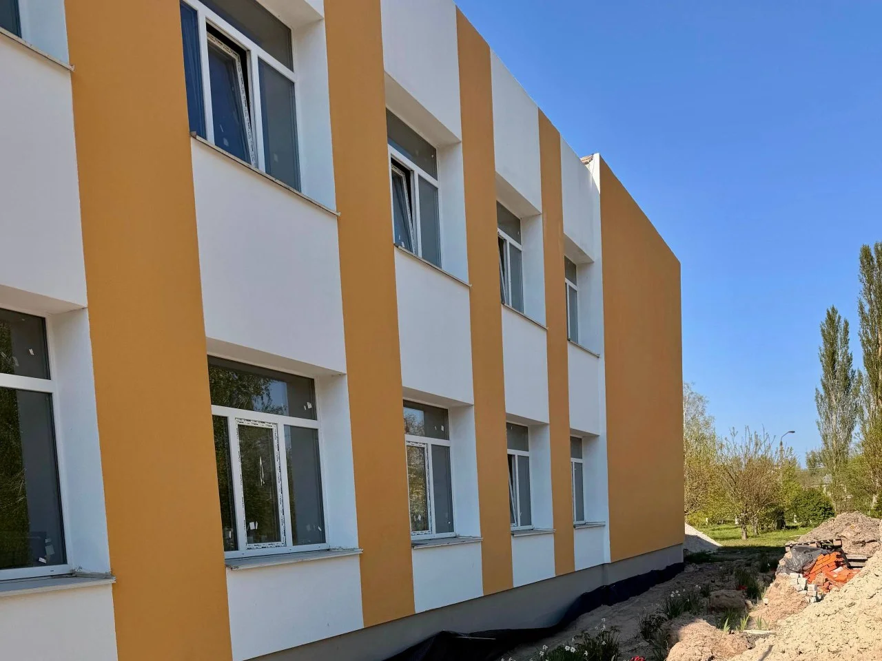 У селі Рудницьке Броварського району триває капітальний ремонт гімназії
