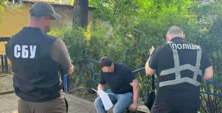 У приватному ВИШІ на Запоріжжі незаконно оформили в "аспіранти" майже 3,5 тисячі чоловіків