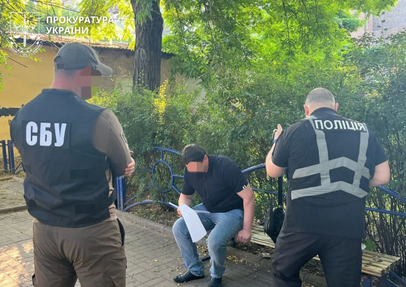 У приватному ВИШІ на Запоріжжі незаконно оформили в "аспіранти" майже 3,5 тисячі чоловіків