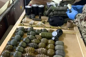ДБР повідомило про підозру двом військовим у справі про збут пластиду (фото)