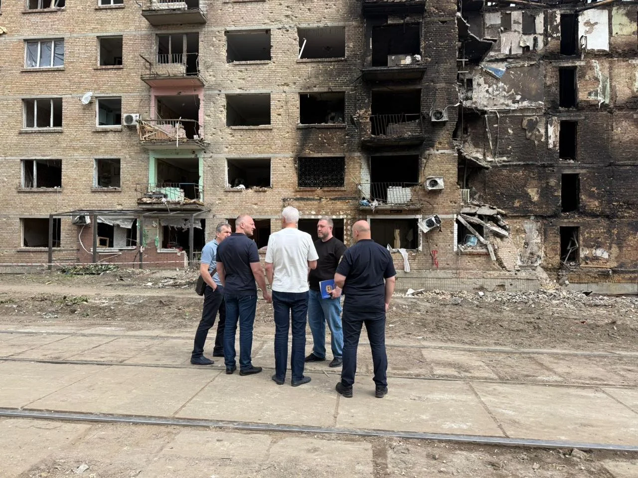 Унаслідок ворожої атаки в ніч проти 24 травня у столиці пошкоджено 432 житлові будівлі, – КМДА