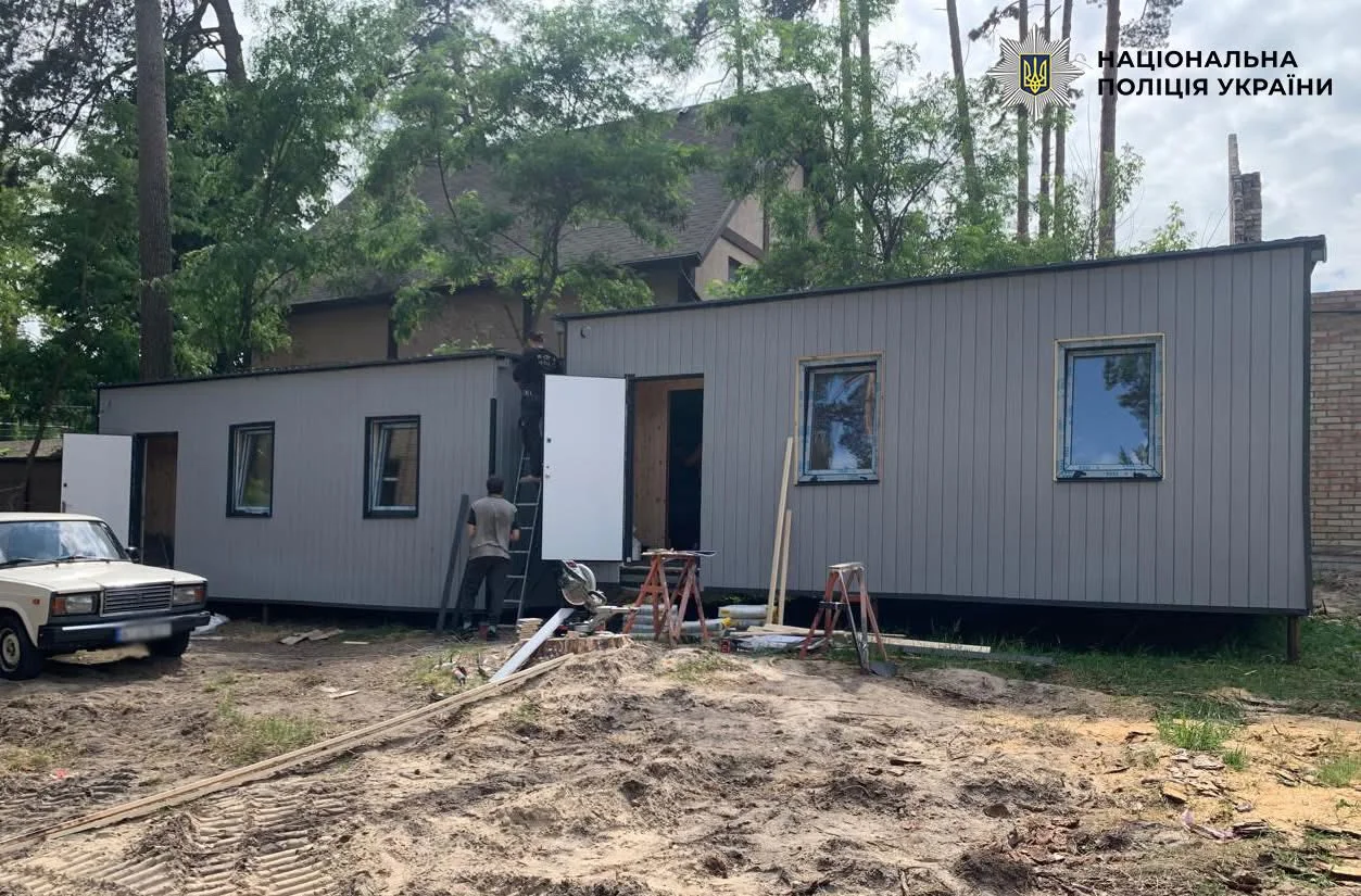 Судитимуть підрядника за розкрадання благодійних коштів під час будівництва модульних будинків на Київщині