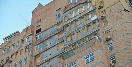У Святошинському районі триває відновлення понад 300 будинків, пошкоджених унаслідок російських атак