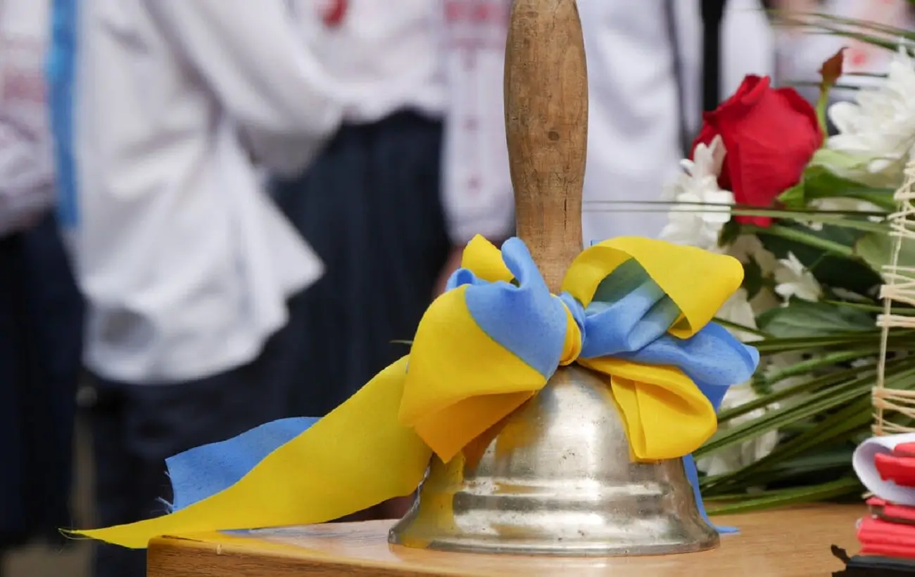 У школах Києва пролунав останній дзвінок: 19,6 тисяч випускників готуються до НМТ