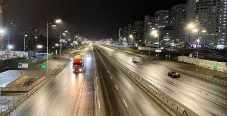 Від початку року у Києві відремонтували понад 15 км мережі зовнішнього освітлення