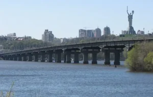 На мосту Патона до 14 травня обмежать рух через невідкладний ремонт