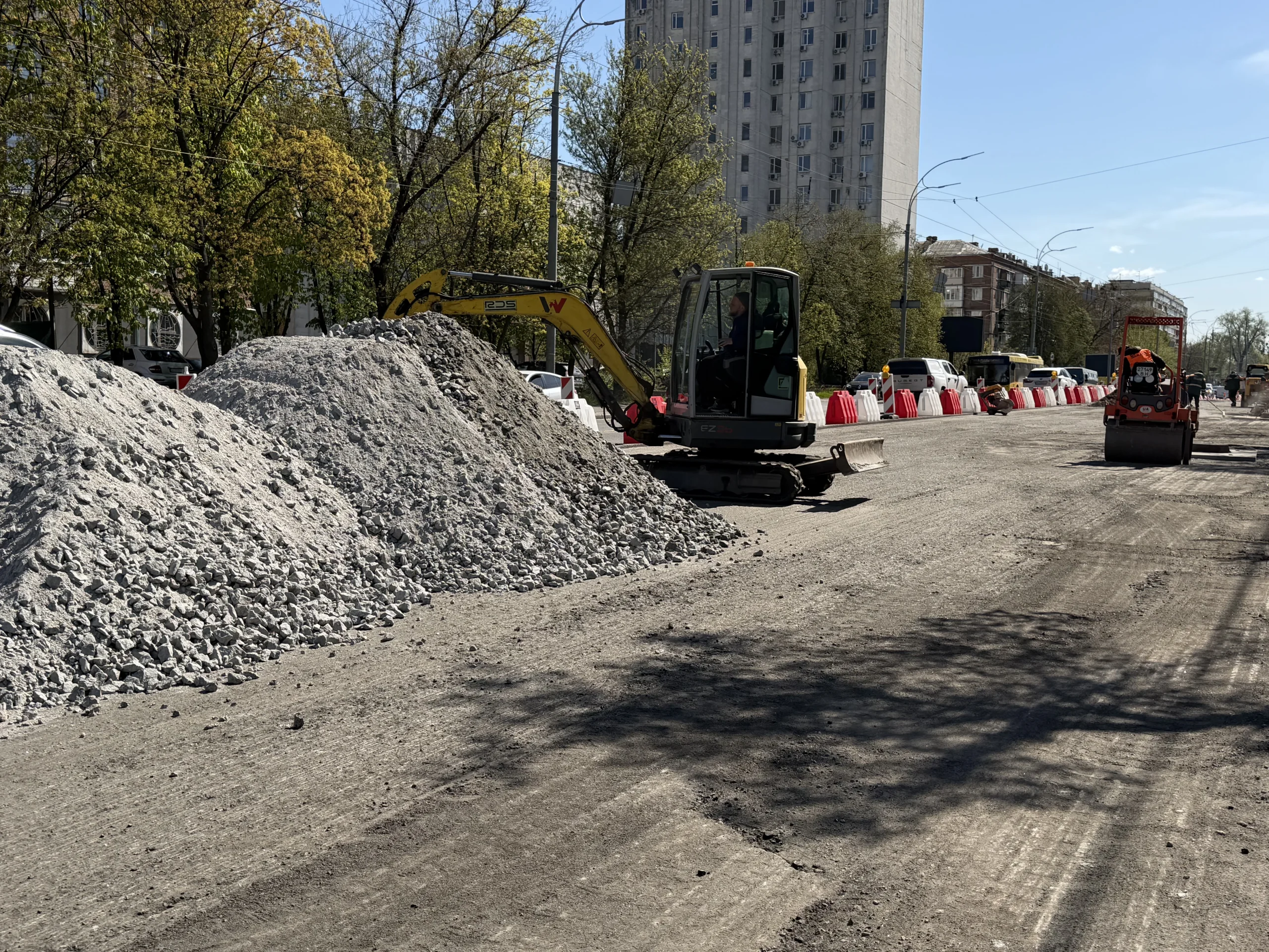У Києві почали капремонт проспекту Валерія Лобановського