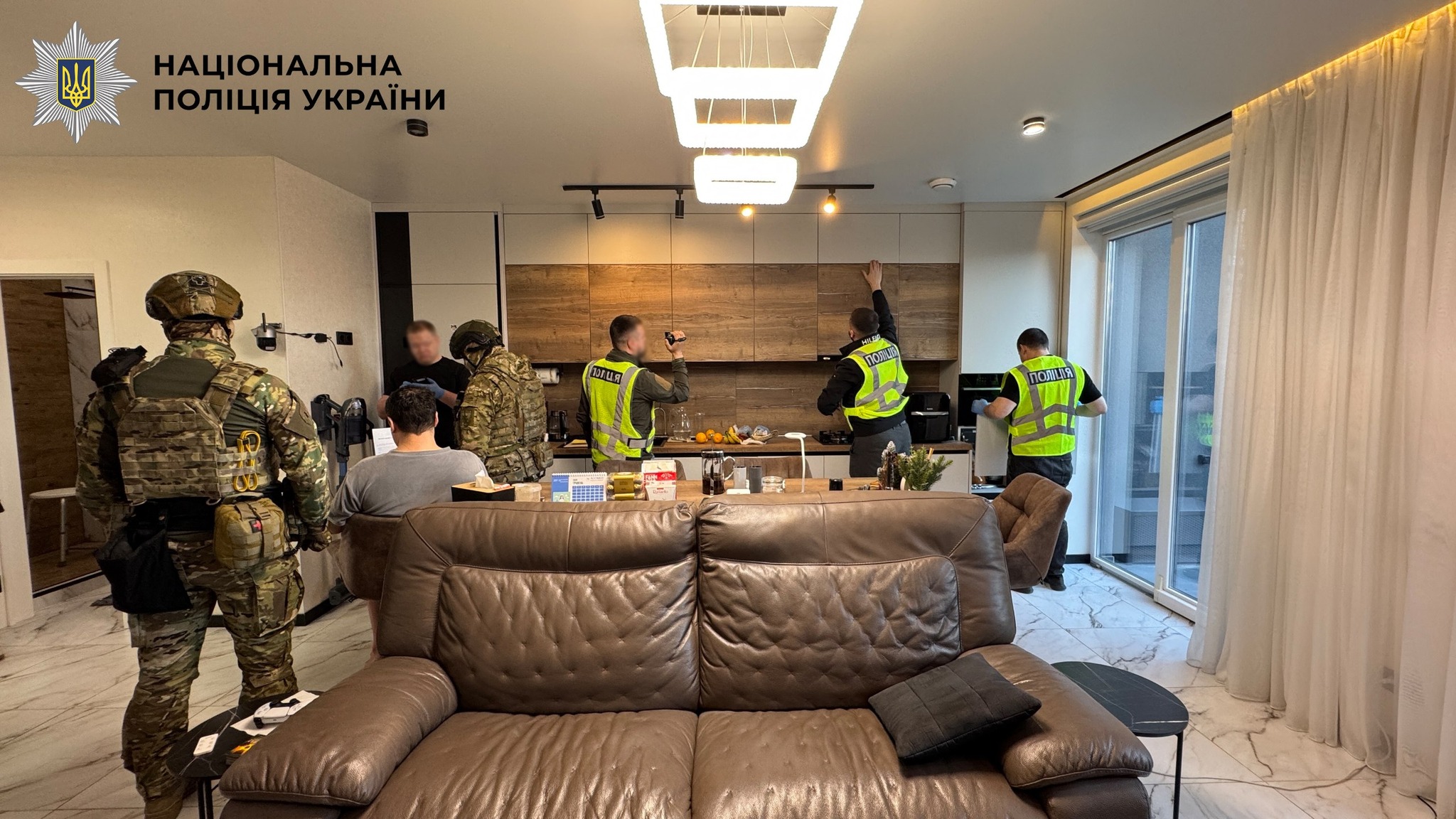 Киянин легалізовував громадян країн Центральної Азії під виглядом волонтерів благодійного фонду