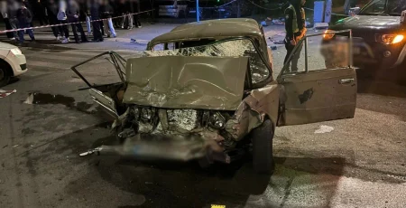 У Києві нетверезий водій пікапа врізався в УАЗ: загинув 17-річний пасажир, водій та дві 15-річні дівчини отримали поранення (фото)
