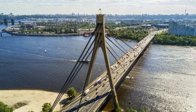 Тротуари Північного мосту відремонтують за 11,6 млн гривень