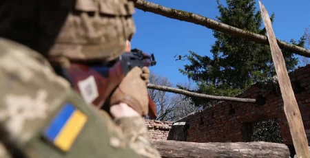 За добу на фронті 208 боєзіткнень, на ранок дня “перемир’я” ворог провів 10 штурмів
