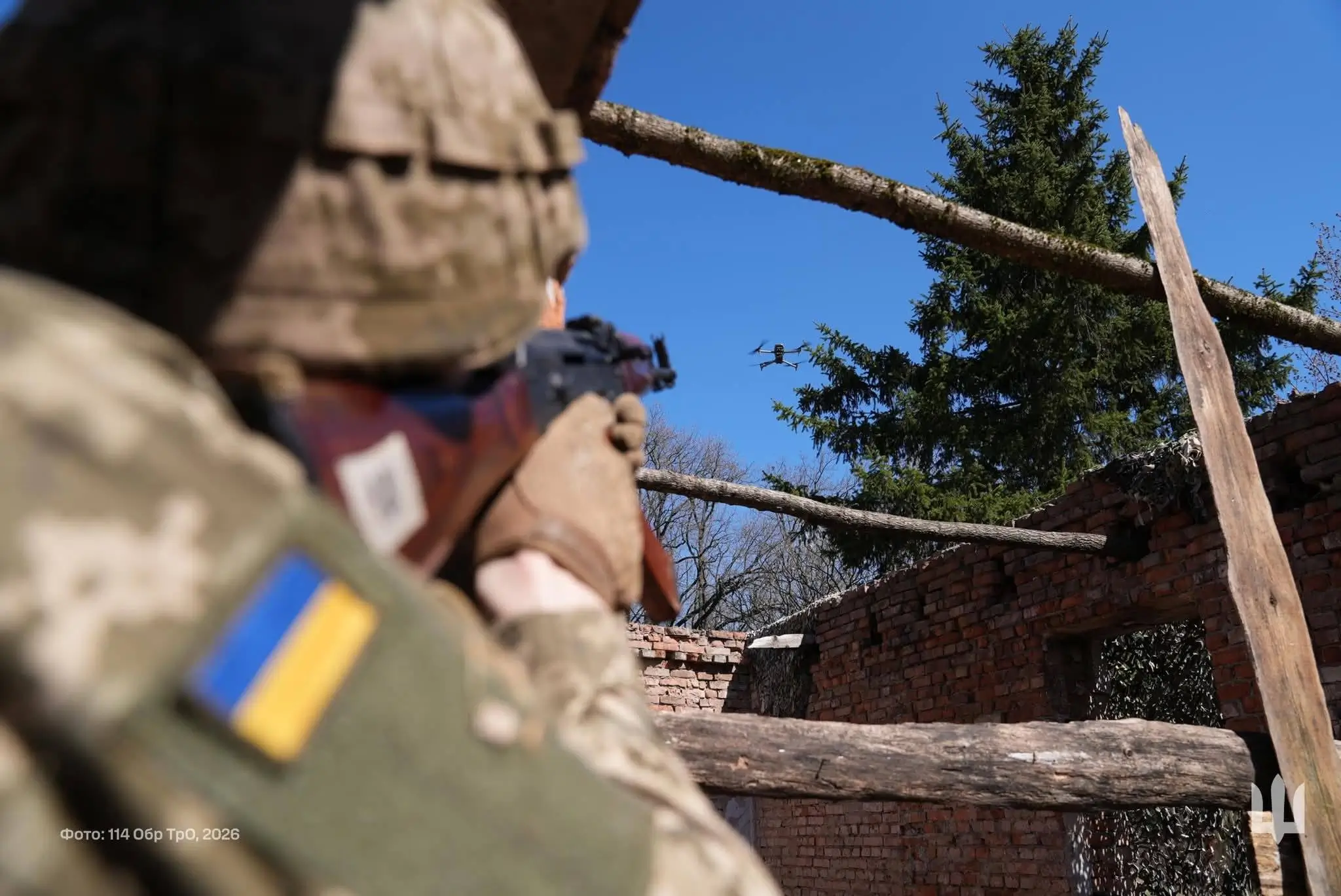 За добу на фронті 208 боєзіткнень, на ранок дня “перемир’я” ворог провів 10 штурмів