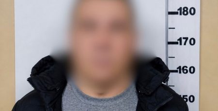 Шахрайство у Києві: чоловік виводив собі гроші на відновлення житла пенсіонерки через ломбард