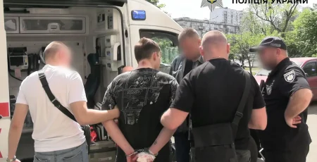 Жертва, рятуючись, випала з 11 поверху: у Києві громадянина рф затримали за підозрою у замаху на вбивство