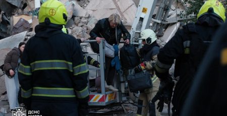 У Києві розгорнули штаби допомоги для постраждалих від нічної 14 травня ворожої атаки