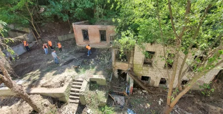 Толока на руїнах Музею Світлицького об'єднала громаду, волонтерів, активістів та комунальників