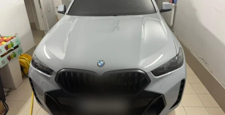 Під час обшуків у топ посадовців Нацполіції вилучено елітний автопарк автомобілів, зброю, а також готівку на 22,6 млн грн.