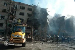 У столиці розгорнули штаби допомоги постраждалим від ворожої атаки 24 травня (адреси та контакти)