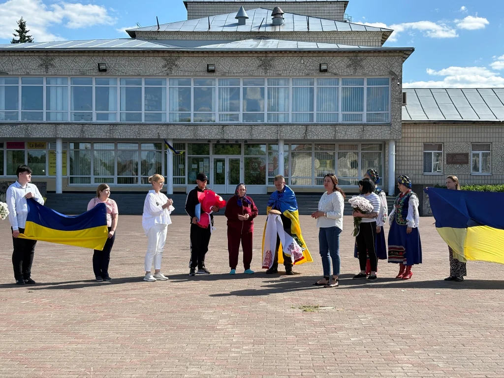 Після понад двох з половиною років полону додому повернувся захисник з Іванківщини