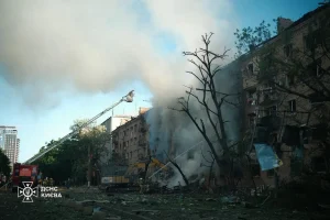 У столиці внаслідок атаки рф зачинено станцію метро "Лукʼянівська" та вхід на "Хрещатик", змінено рух транспорту