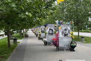 В Обухові дві дівчини танцювали під російську музику на Алеї Слави - батьків притягнули до відповідальності