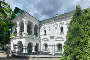 До Дня Києва на Подолі відкрився оновлений музей "Кам’яниця київського війта"