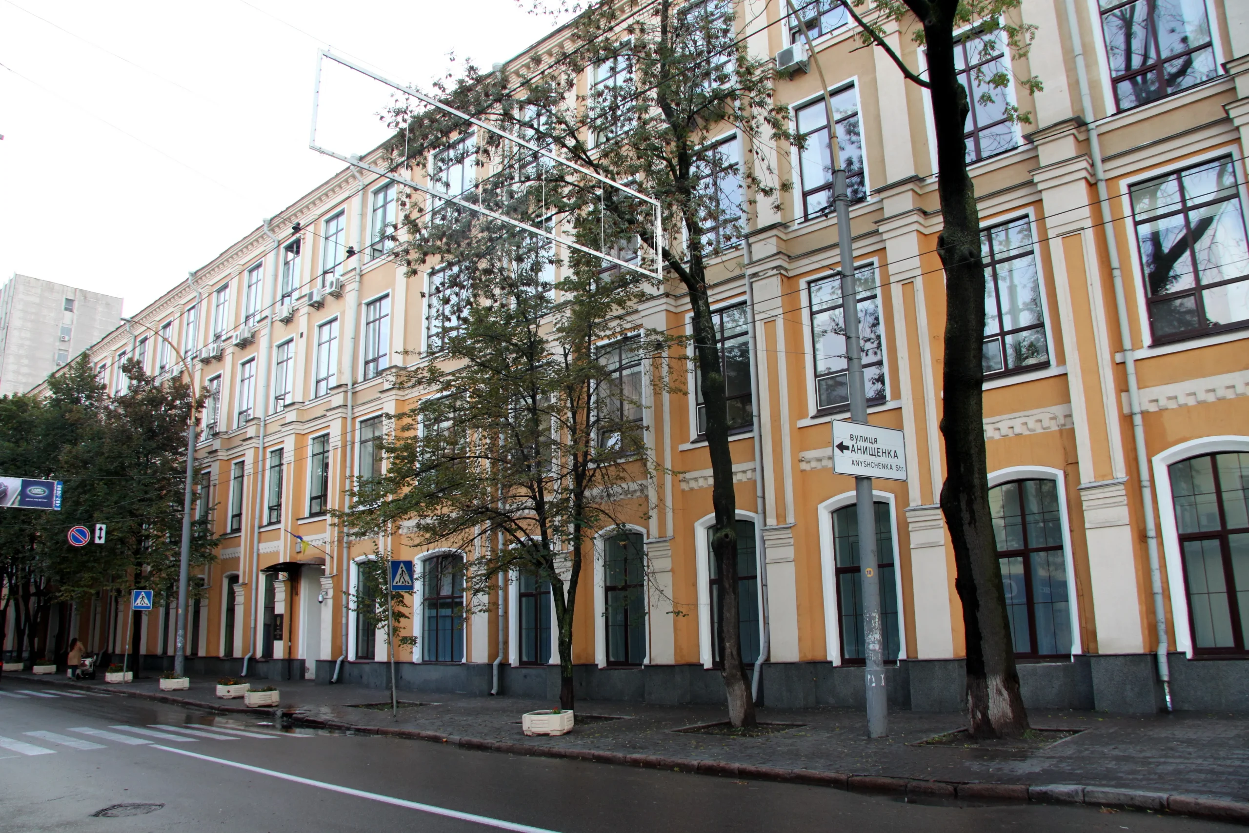 Фасад 6 апеляційного суду Києва відремонтують за 16,9 млн гривень