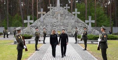 Президент і перша леді вшанували пам’ять жертв політичних репресій у заповіднику "Биківнянські могили"