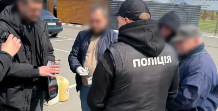 На Київщині посадовець держпідприємства підозрюється у незаконній схемі бронювання