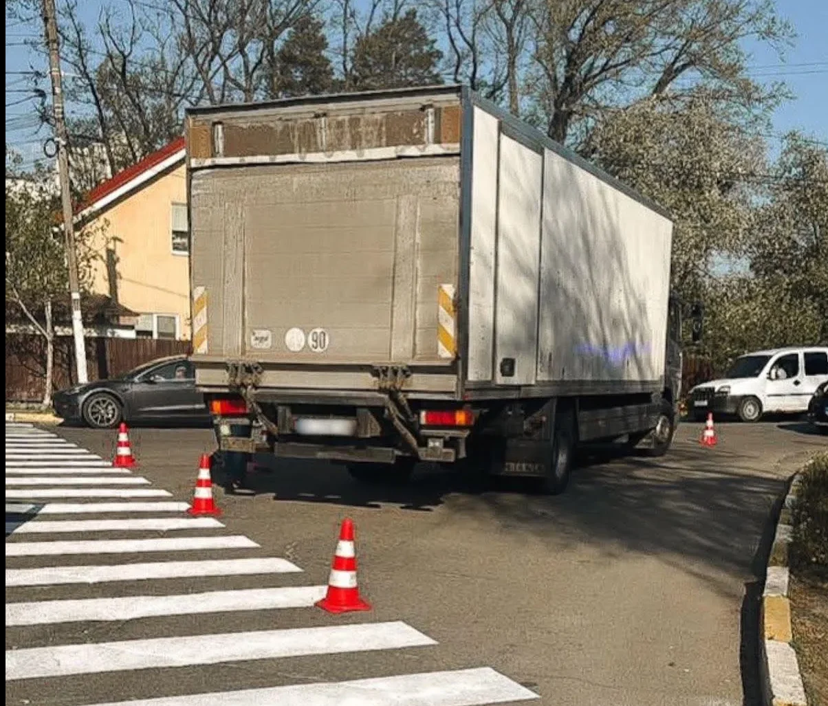 В Ірпені вантажівка збила дівчинку на пішохідному переході