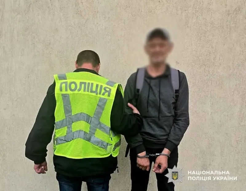 У Києві чоловік викрав банківську картку знайомого та витратив 73 тисячі гривень
