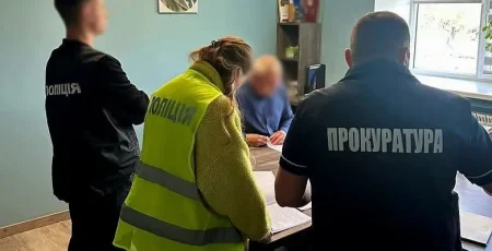 Директора КП УЗН Деснянського району підозрюють у переплаті на закупівлі саджанців
