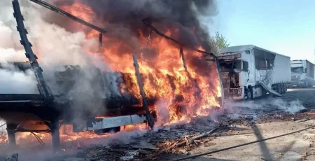 Є поранені та вбитий: на Дніпропетровщині атаковано автобус із 40 дітьми, у Херсоні дрон поцілив в автівку і "швидку"
