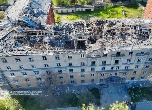 Ворог вдарив по університетському гуртожитку в Дніпрі - є вбитий та поранені