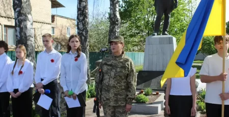 У Святопетрівському вшанували пам’ять загиблих у Другій світовій війні та полеглих захисників України