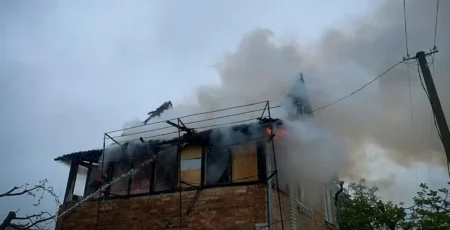 У Хотянівці ліквідували пожежу в будинку, яка виникла внаслідок атаки БпЛА ворога