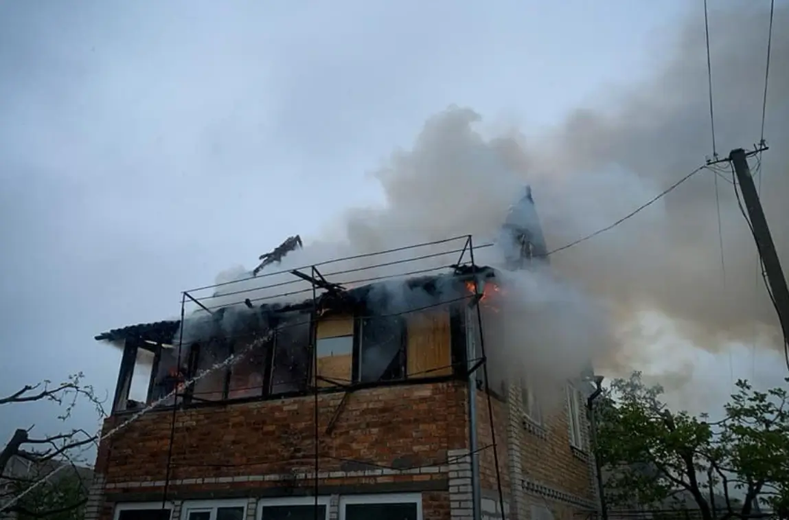 У Хотянівці ліквідували пожежу в будинку, яка виникла внаслідок атаки БпЛА ворога