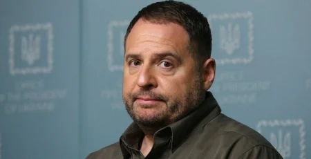 Екскерівник Офісу Президента Андрій Єрмак мав 4 дипломатичні паспорти і активно виїжджав за кордон, - ЗМІ