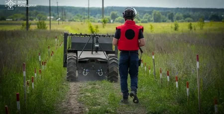У Бучанському районі розміновують території за допомогою роботизованої техніки (фото, відео)