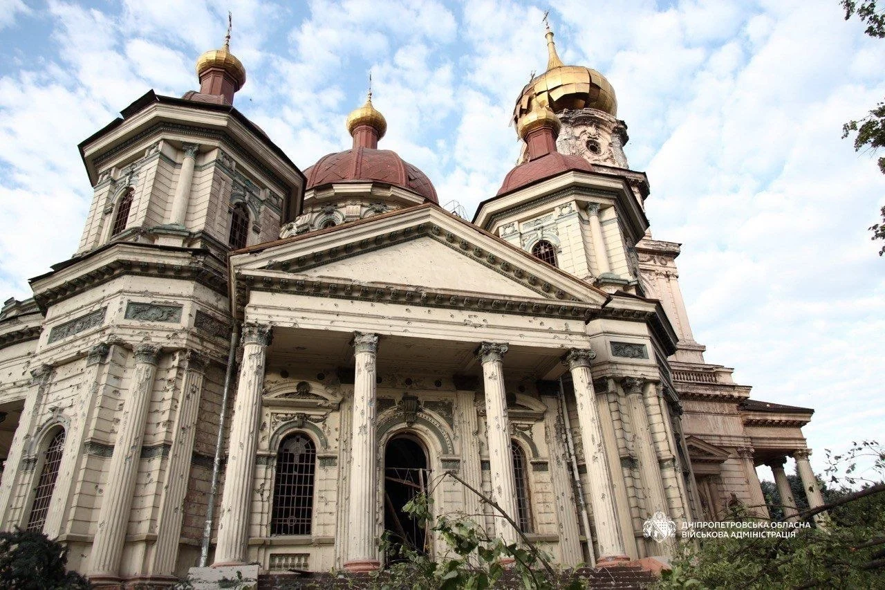 У Дніпрі ворог понівечив унікальну пам’ятку архітектури – Брянську церкву, в якій зараз розташован Органний зал (фото)