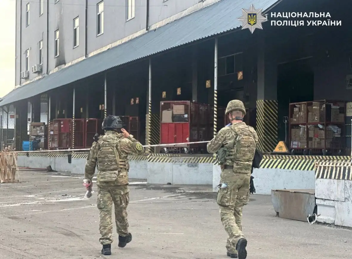 Вибух посилки у Києві: поліція правоохоронці затримали чоловіка, який пересилав боєприпаси поштою