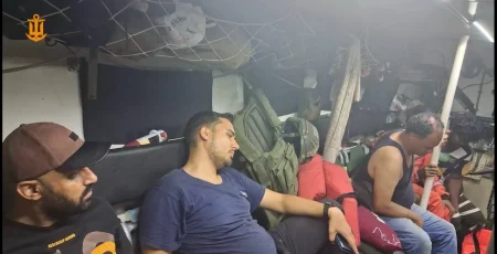 ВМС врятували екіпаж турецького судна у Чорному морі (фото)