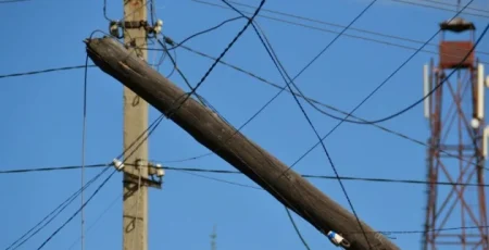 На Київщині енергетики повернули світло для понад 200 тис. родинам