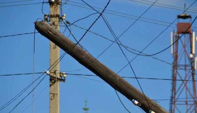 На Київщині енергетики повернули світло для понад 200 тис. родинам