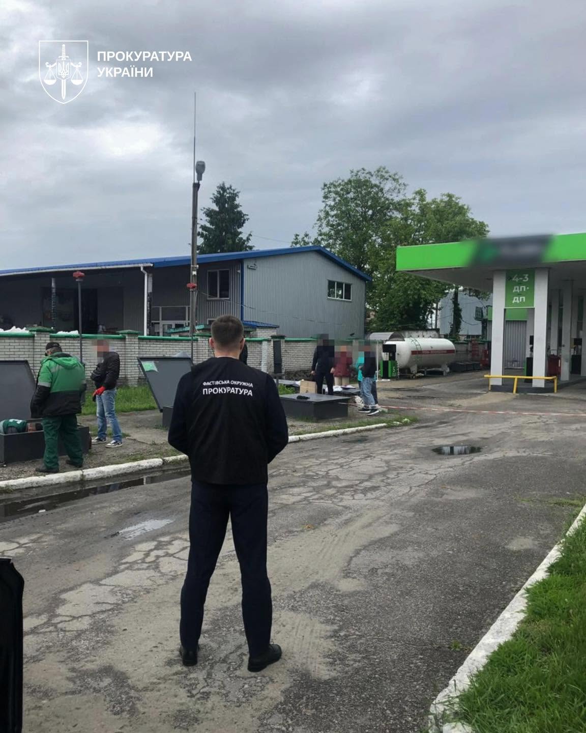 На Київщині викрили масштабну схему збуту фальсифікованого бензину (фото) На Київщині викрили масштабну схему збуту фальсифікованого бензину (фото)